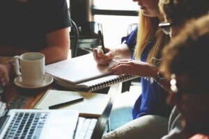 Conseils aux Entrepreneurs: Comment Construire un Réseau Solide